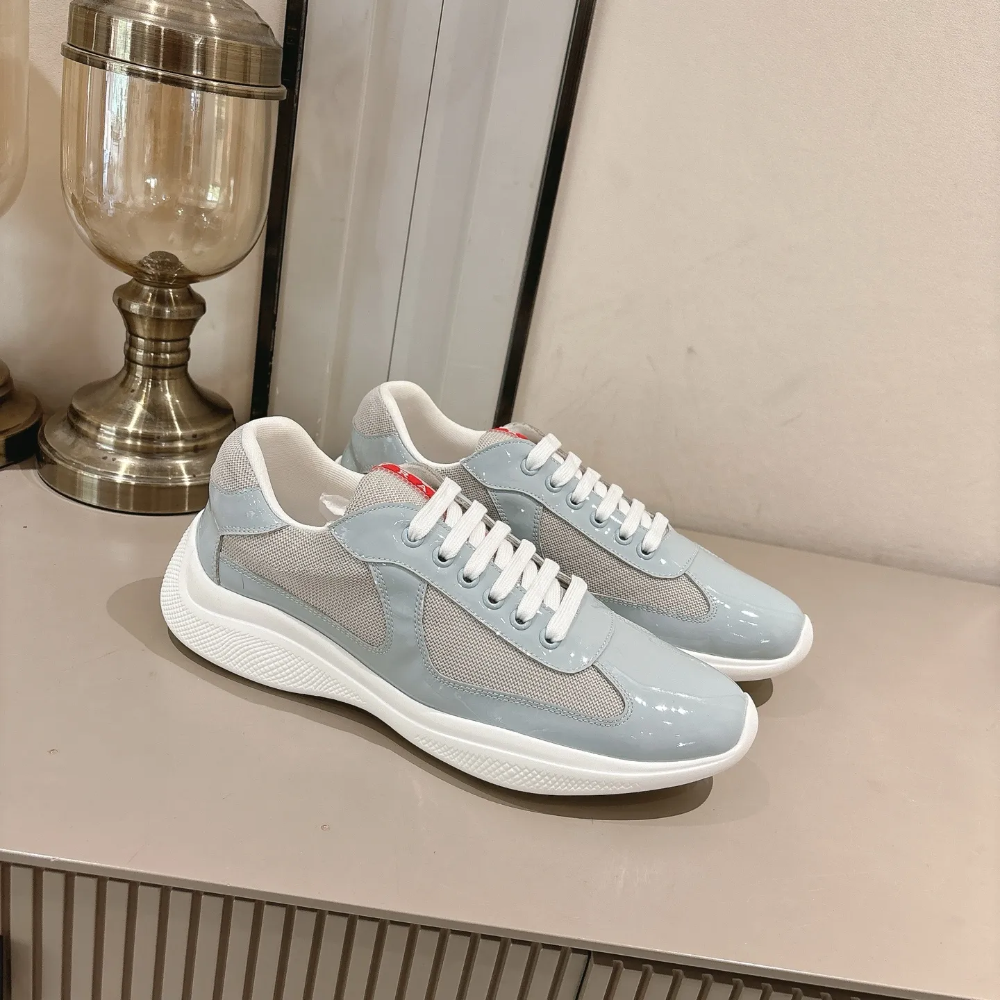 Factory direct sales p520🐘🐘Women's shoes, women's clothing (top version) Prada casual sports shoes, fashionable thick-soled casual loafers, unique taste, loved by everyone and easy to control, popular every year. There is also a versatile classic shoe last, enough to conquer you, wear it, increase the height and leisure, simple and handsome on the feet. The fabric is imported patent leather, the inner foot pad is breathable mesh, soft and delicate, the foot feels comfortable, ip Foam mold anti-slip lightweight outsole
